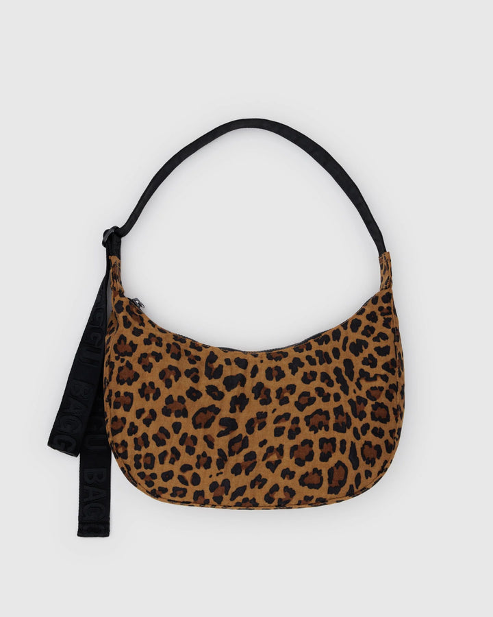 Baggu- Medium Crescent Bag in Leopard