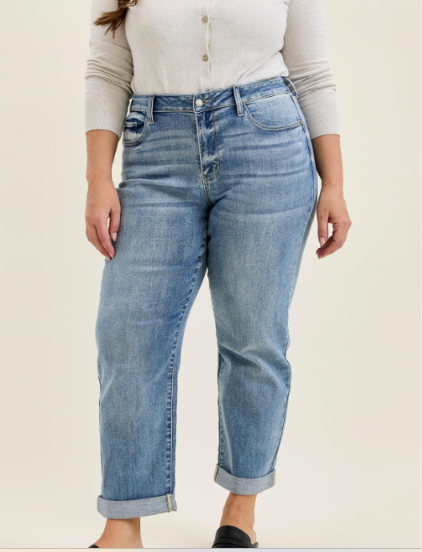 Plus Size Judy Blue Billie Boyfriend Light Wash Iced Indigo Midrise