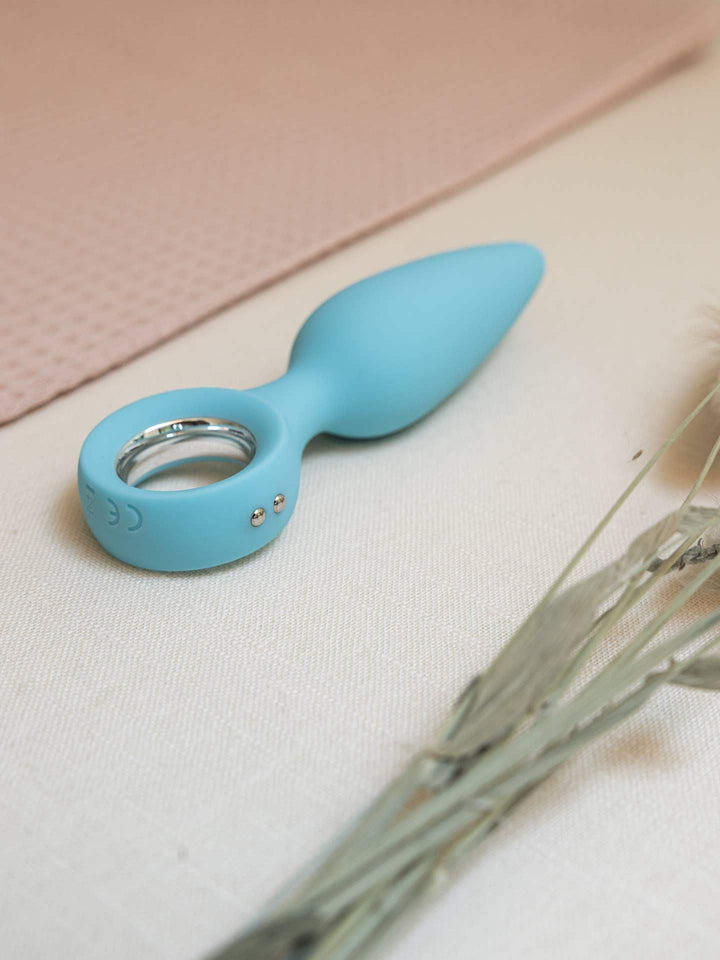 The Natural Love Company - Quince | Buttery Smooth Vibrating Butt Plug - Esme and Elodie