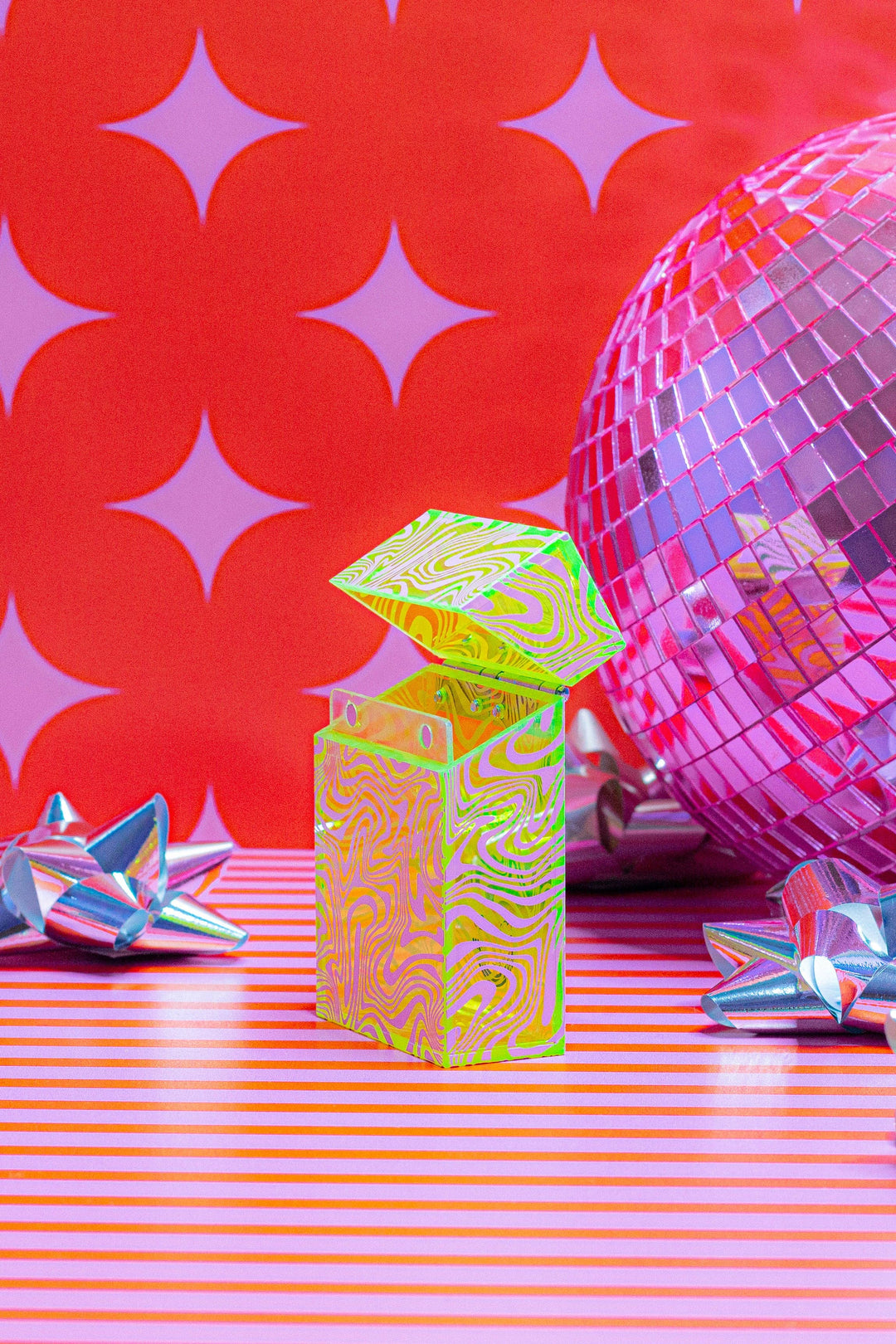 A Shop of Things - Psychedelic Swirl Cig Box