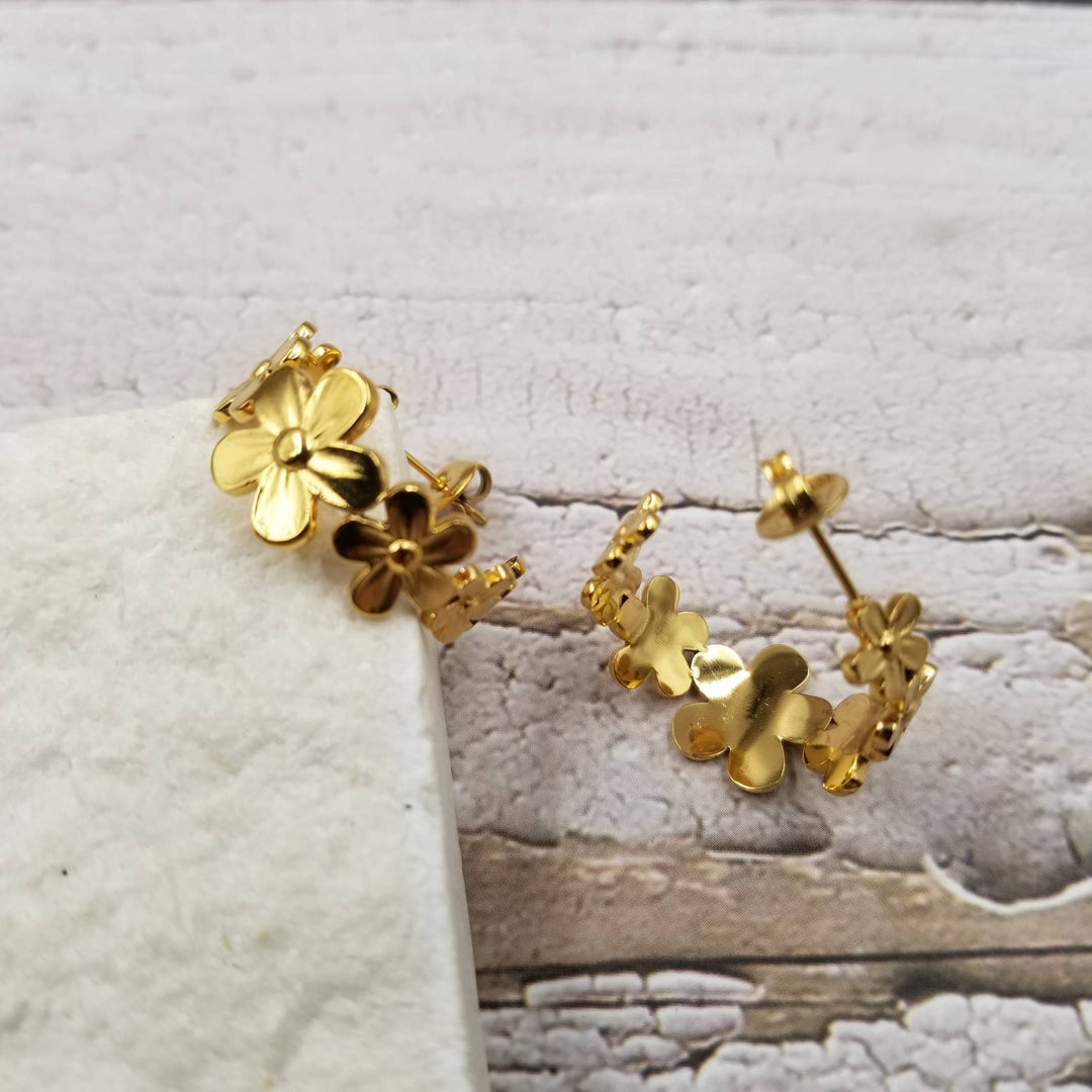 Daisy Chain Hoop Earrings in Gold