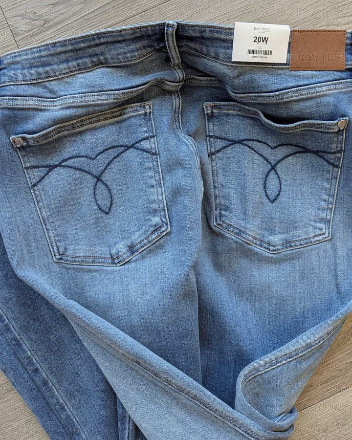 Plus Size Judy Blue Bootcut Medium Wash Midrise