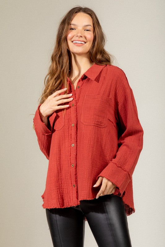 Women Frayed hem detail solid woven shirt top in Rust