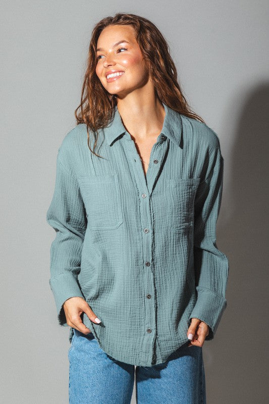 Women Frayed hem detail solid woven shirt top in sea blue
