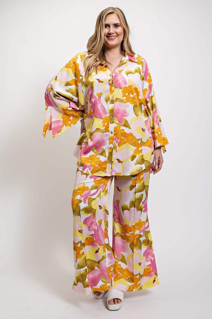 Plus Size Pintucked Slit Pants in Pink Floral