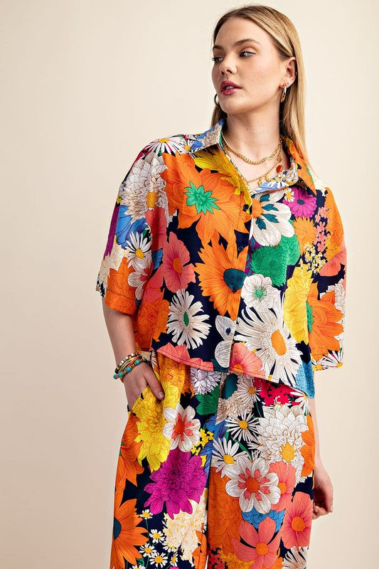 Women's Gigio floral cropped button up top