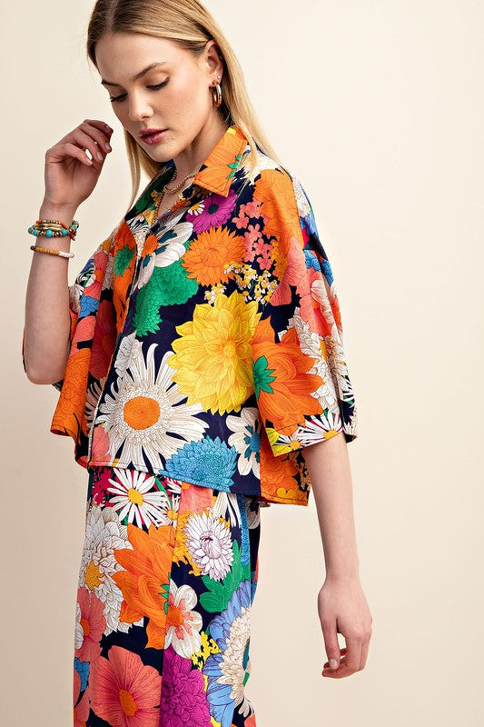 Women's Gigio floral cropped button up top