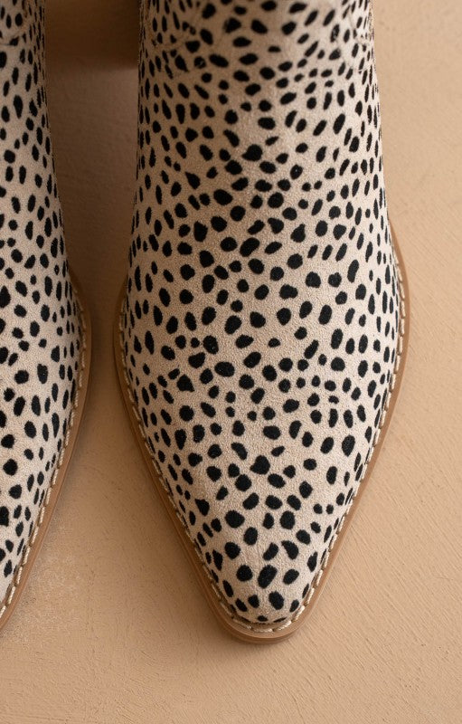 Oasis Society-The Vienna - Sleek Ankle Hugging Booties