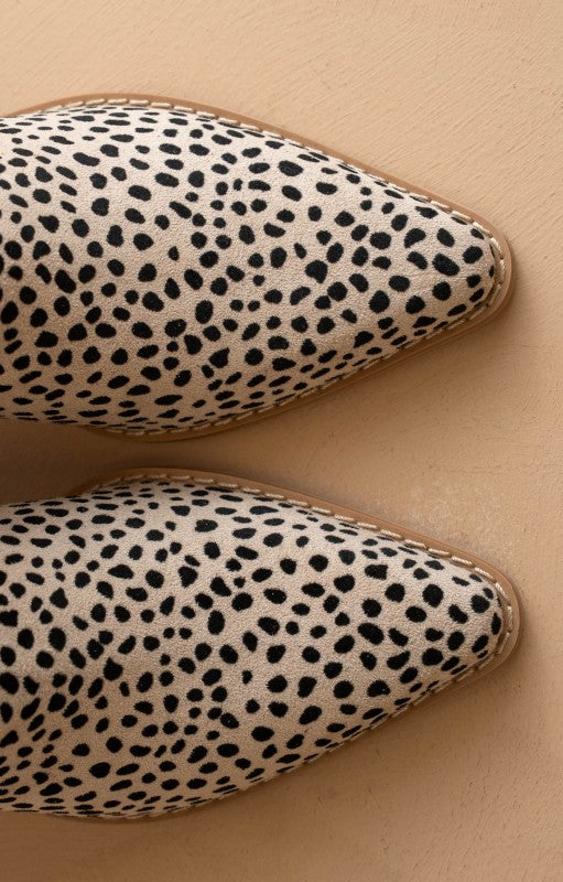 Oasis Society-The Vienna - Sleek Ankle Hugging Booties