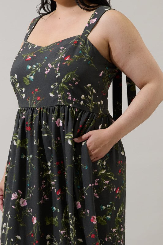 Plus Size Sugar Lips Smocked Charcoal Floral
