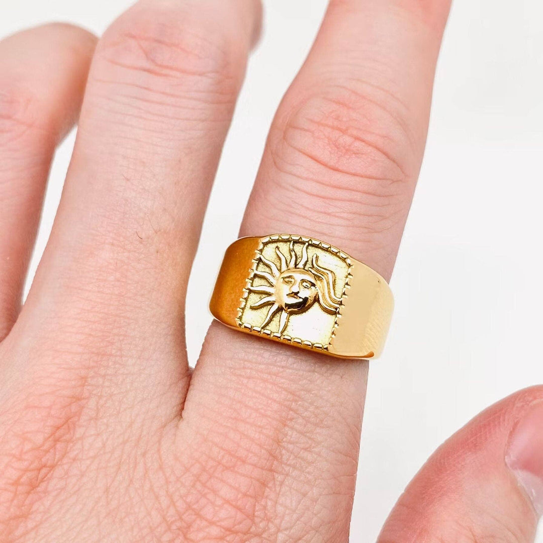 Mio Queena - Stainless Steel 18K Gold Plated Sun Ring