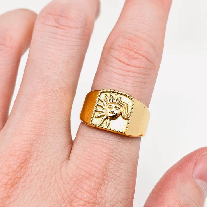 Mio Queena - Stainless Steel 18K Gold Plated Sun Ring