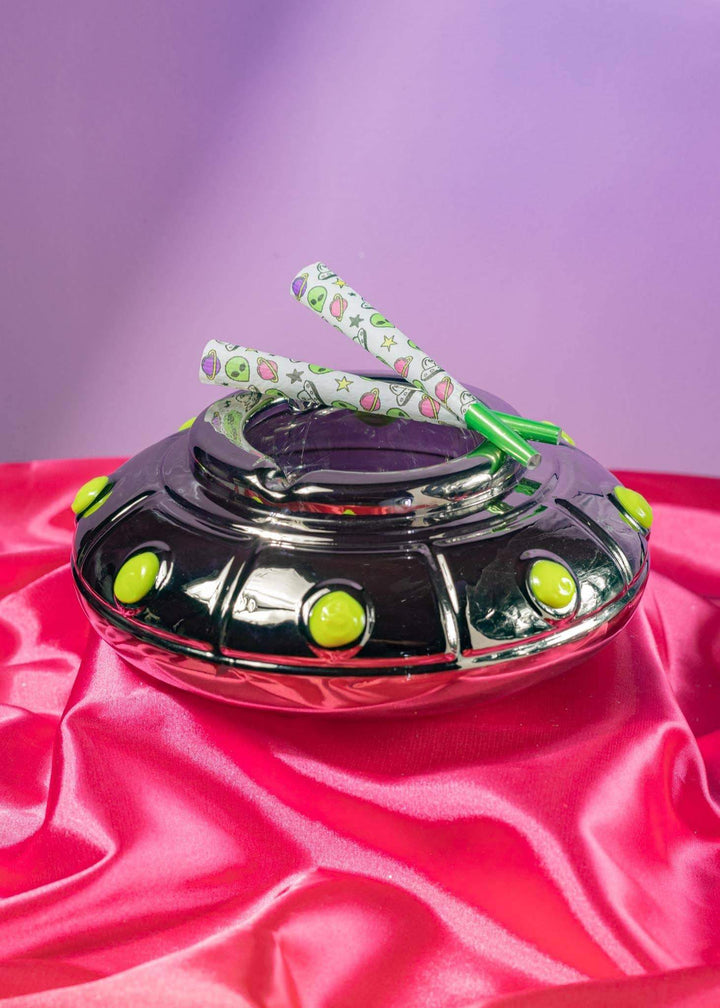 Canna Style - UFO ASHTRAY (glow in the dark)