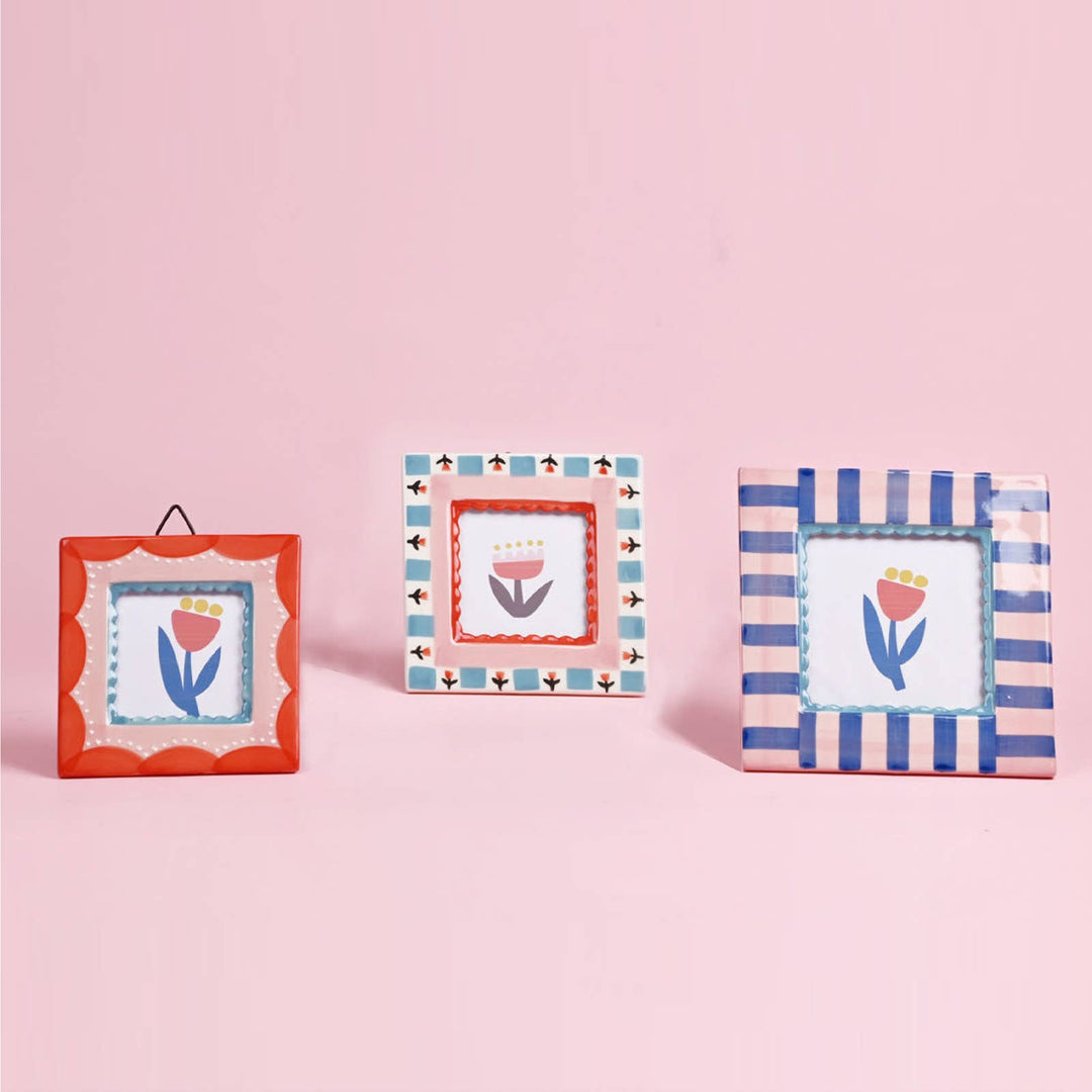 ChagoArt - Hand-painted Ceramic Photo Frame, Blue Stripe