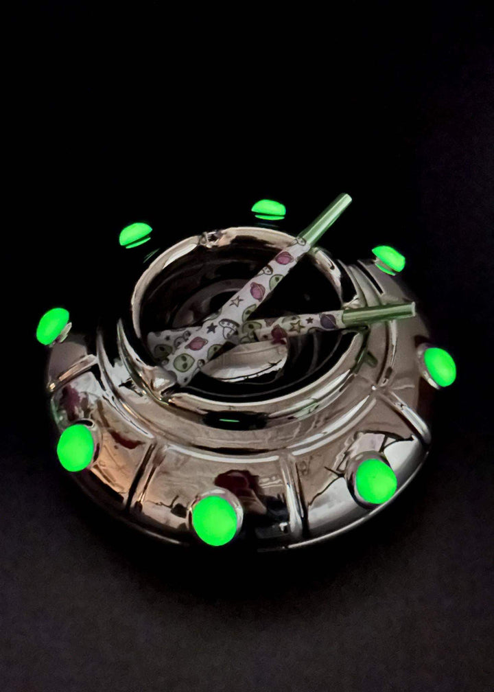 Canna Style - UFO ASHTRAY (glow in the dark)