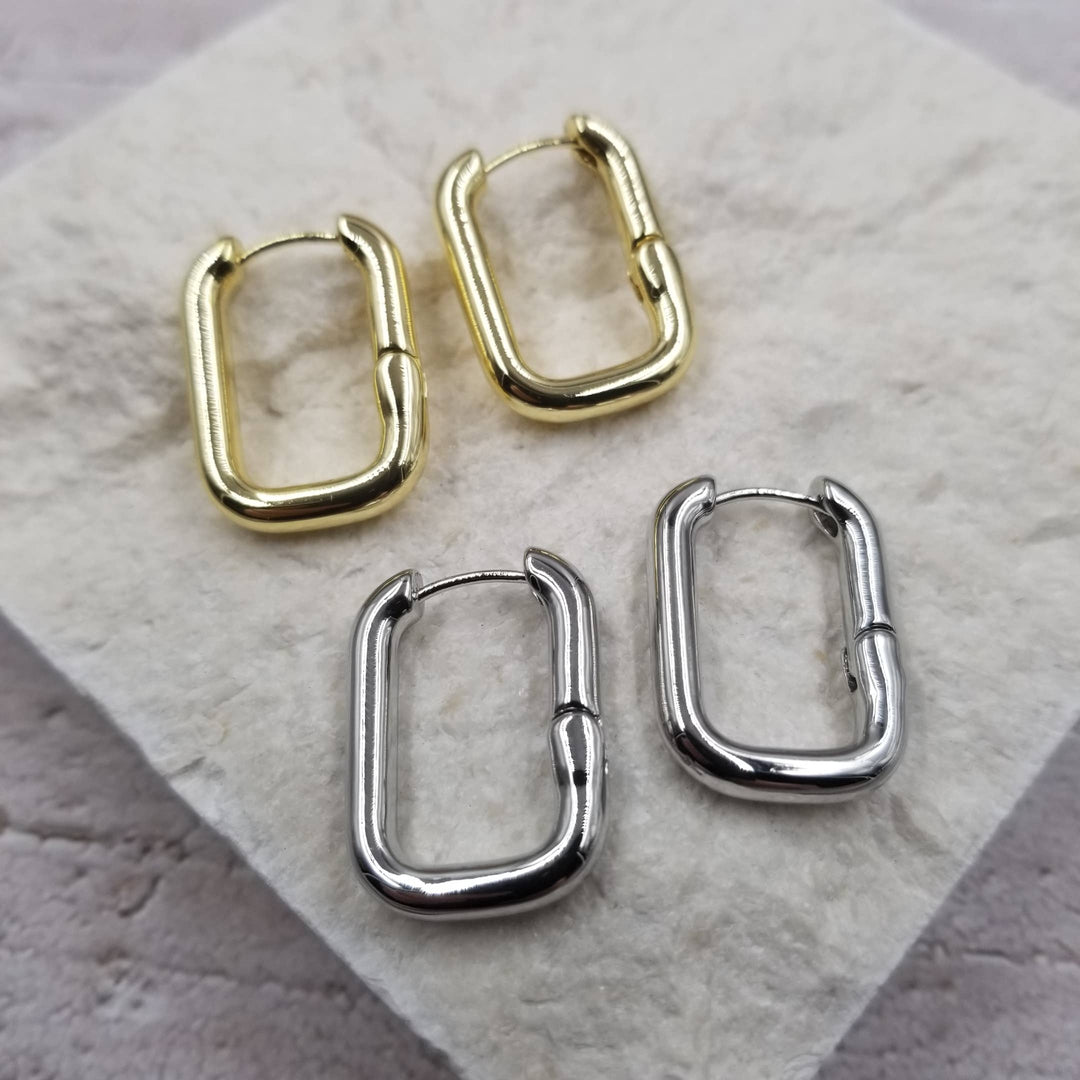 Treasure Wholesale - Mel Gold Hoops Earrings: Silver