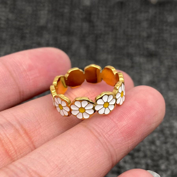 Mio Queena - Enamel Daisy 18K Gold Plated