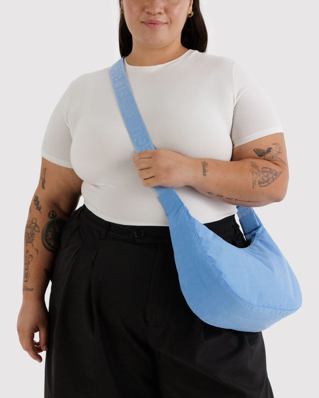 Baggu- Medium Crescent Bag in Piscine