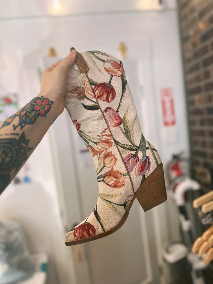 Womens Floral Tulip Tapestry Cowboy Boot