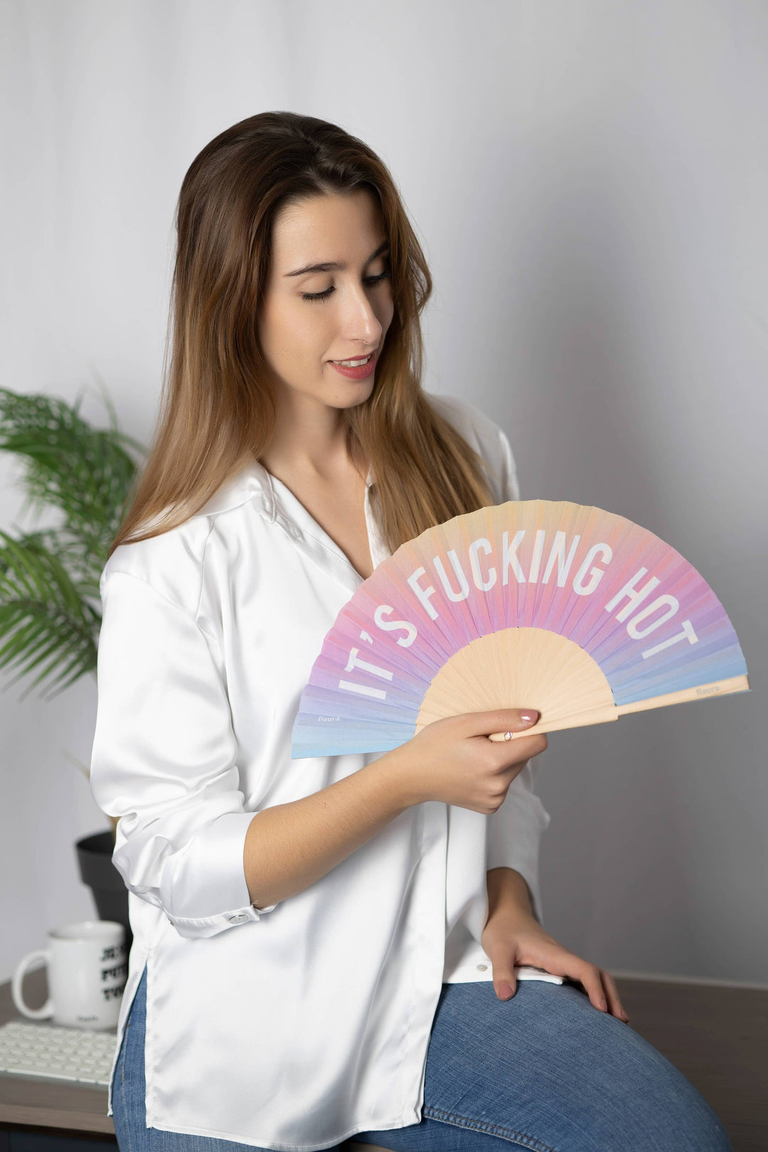 Fisura - Hand fan "Fucking hot" gradient - Glow in the dark