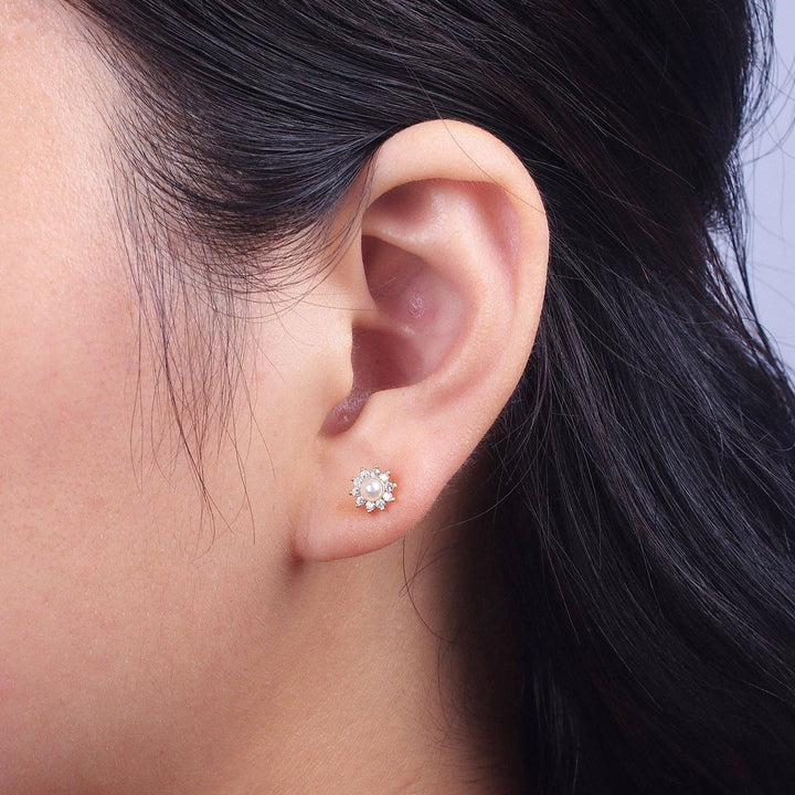 Aim Eternal - Gold Pearl Flower Stud Earrings