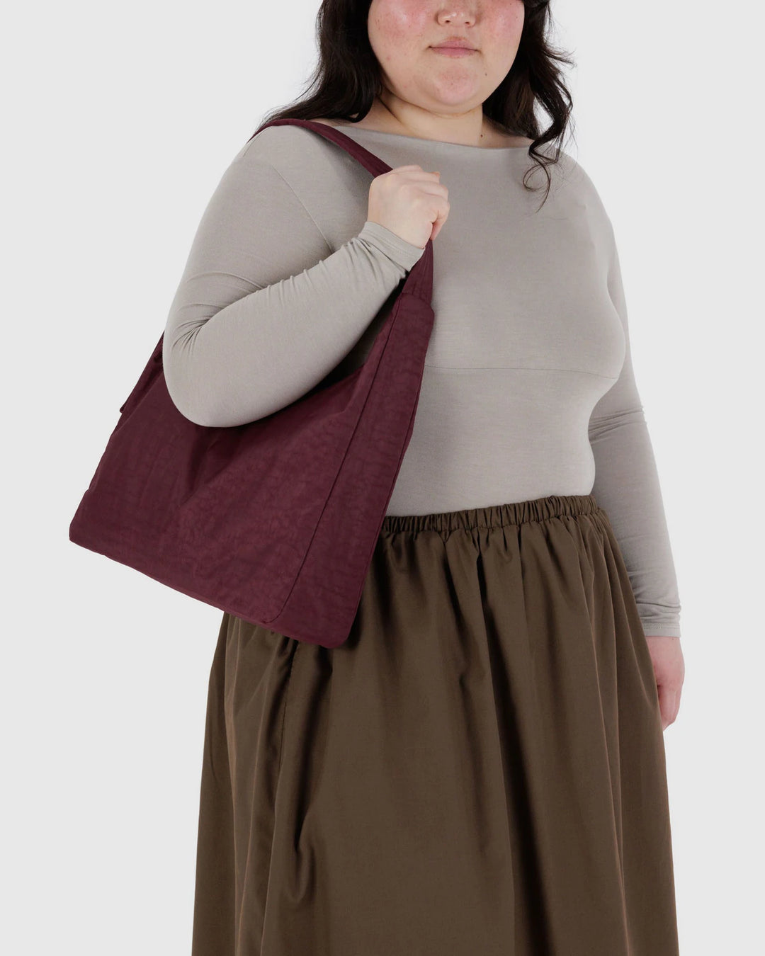BAGGU- Nylon Shoulder Mahogany