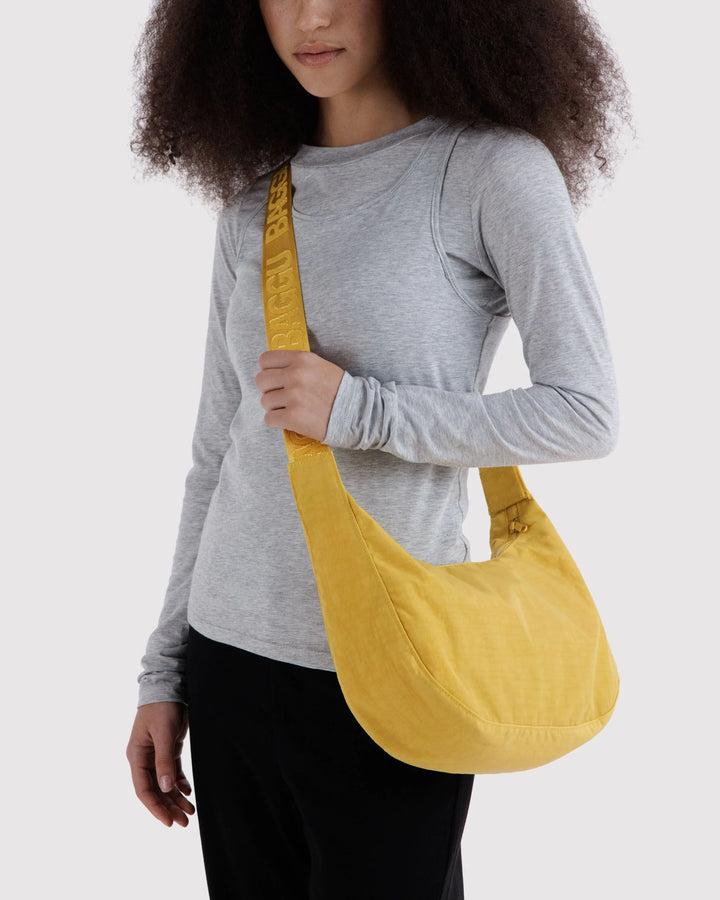 Baggu- Nylon Medium Crescent Bag in sunflower