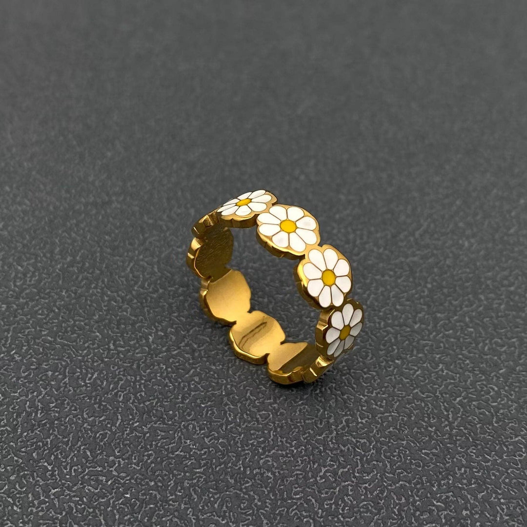 Mio Queena - Enamel Daisy 18K Gold Plated