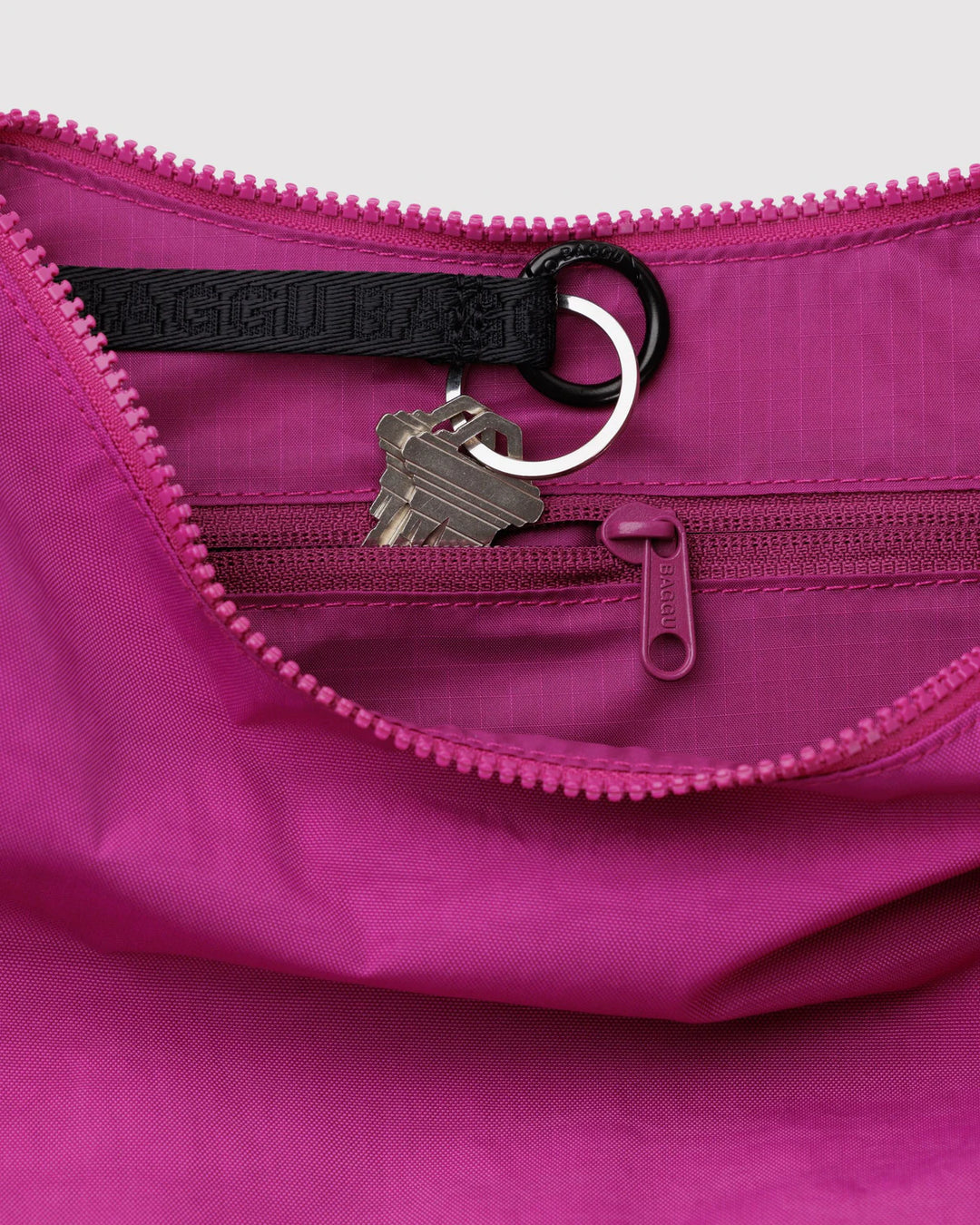 Baggu- Medium Crescent Bag in Deep Fuschia