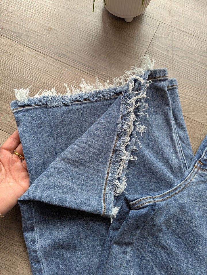 zoomed in distressed hem wide leg judy blue jeans