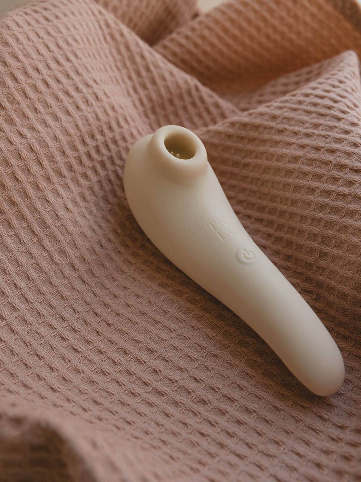 The Natural Love Company - Jasmine | Elegant Clitoral Sucking Vibrator | Ocean Plastic: Retail Box