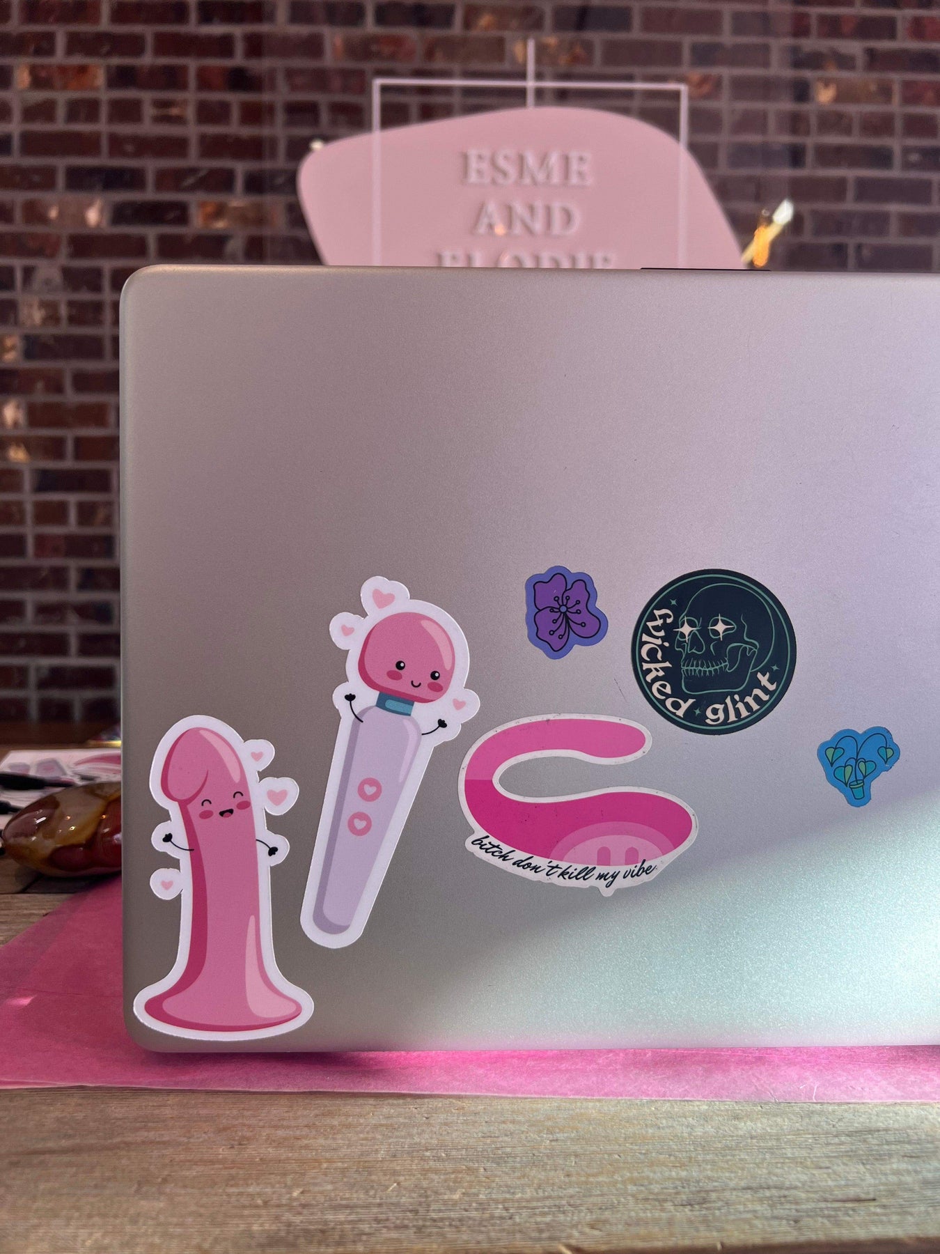 Esme & Elodie Kawaii Vibrator Sticker Esme & Elodie Kawaii Vibrator Sticker