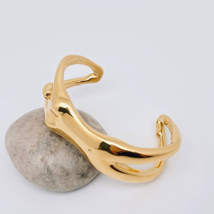 Mio Queena - Woman Body 18K Gold Plated Stainless Steel Cuff Bangle - FGS