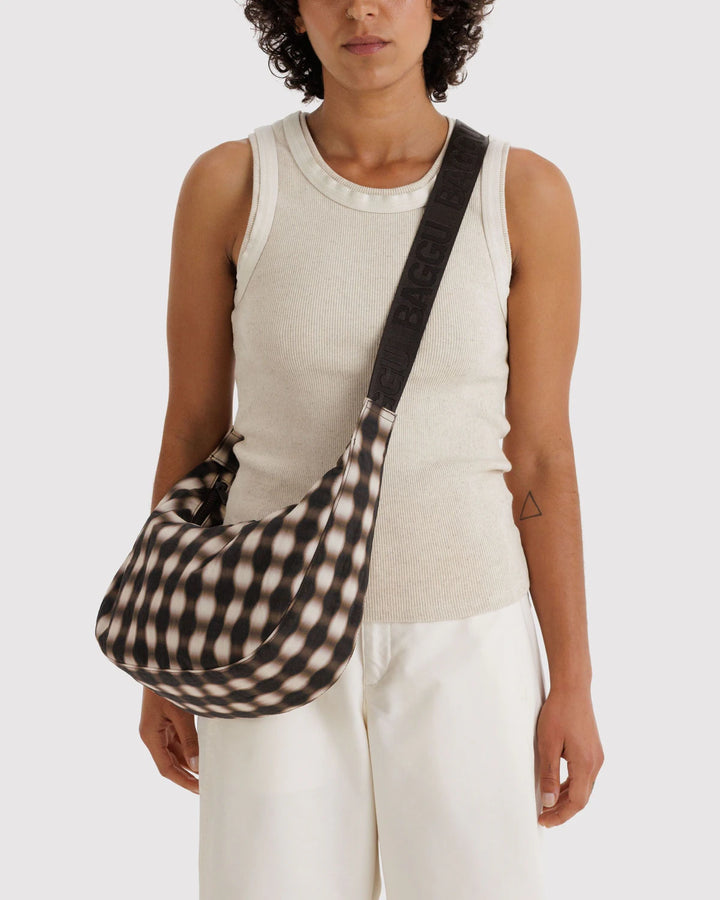 Baggu- Medium Crescent Bag in gingham brown