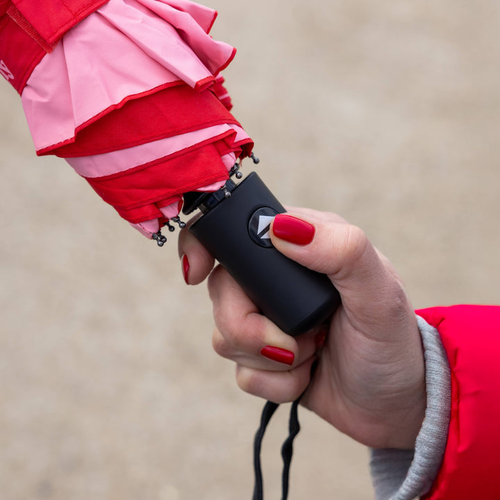 Fisura - Foldable umbrella "better late than ugly"