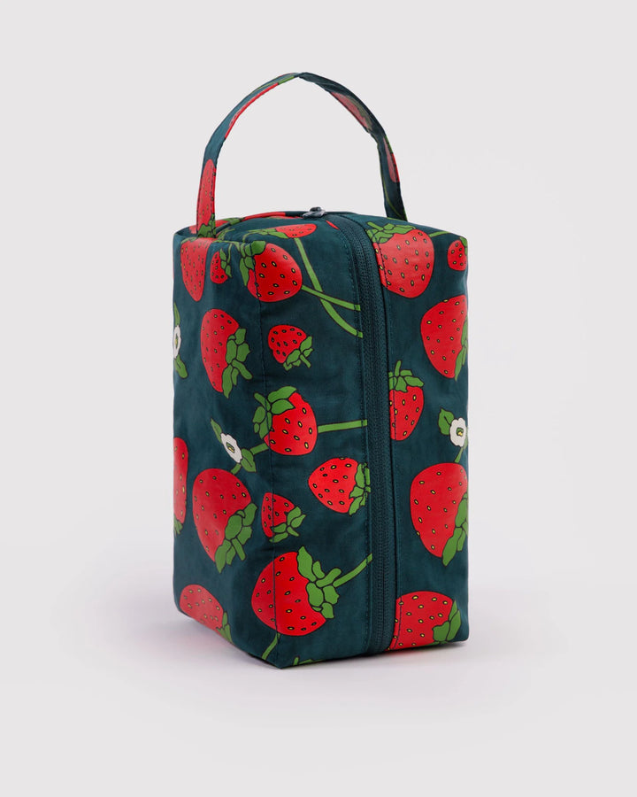 BAGGU- Dopp Kit Nylon Toiletry Bag in Strawberry