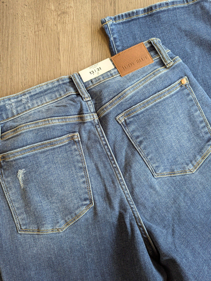 back pockets of judy jeans light wash detail shot