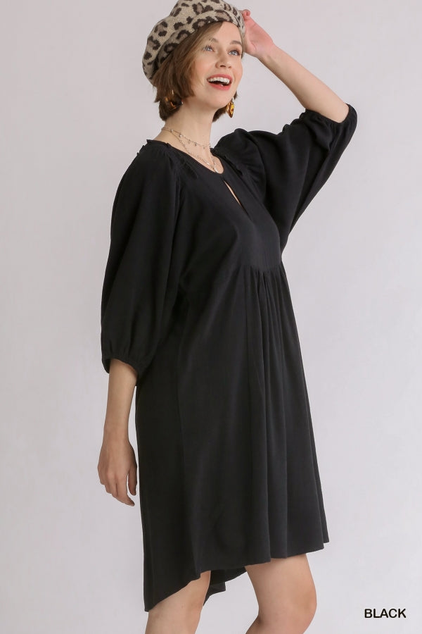 Womens linen blend keyhole dress with smocked shoulder in black