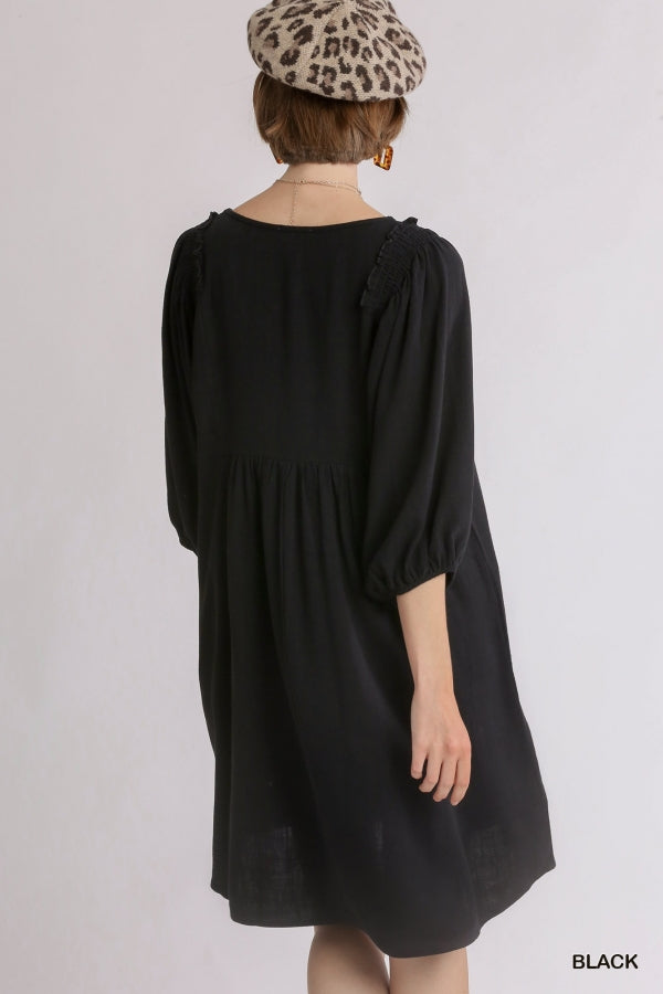 Womens linen blend keyhole dress with smocked shoulder in black