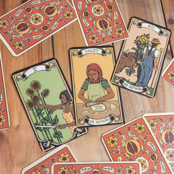 Microcosm Publishing & Distribution - Sacred Sisterhood Tarot: Deck and Guidebook for Fierce Women - Esme and Elodie