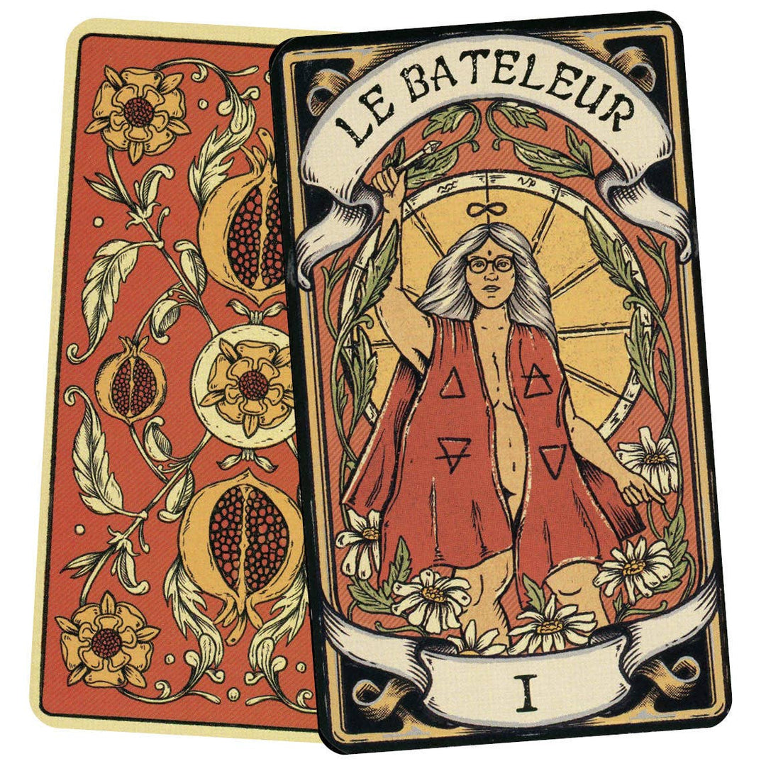 Microcosm Publishing & Distribution - Sacred Sisterhood Tarot: Deck and Guidebook for Fierce Women - Esme and Elodie