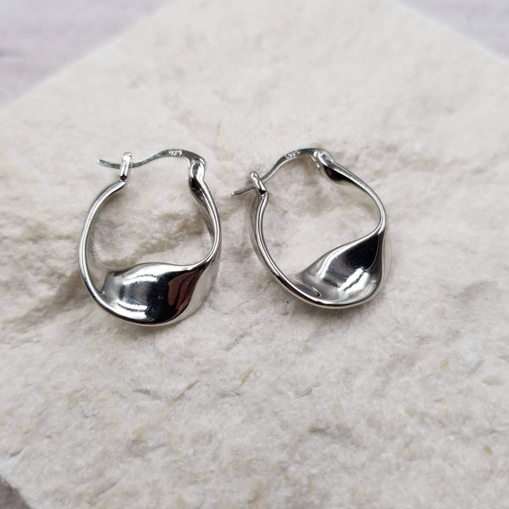 Treasure Wholesale - Confound Geometric Earrings: Gold - Esme and Elodie