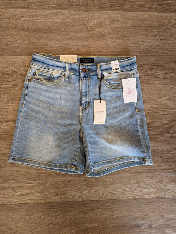 Womens Judy Blue Light denim non-distressed shorts