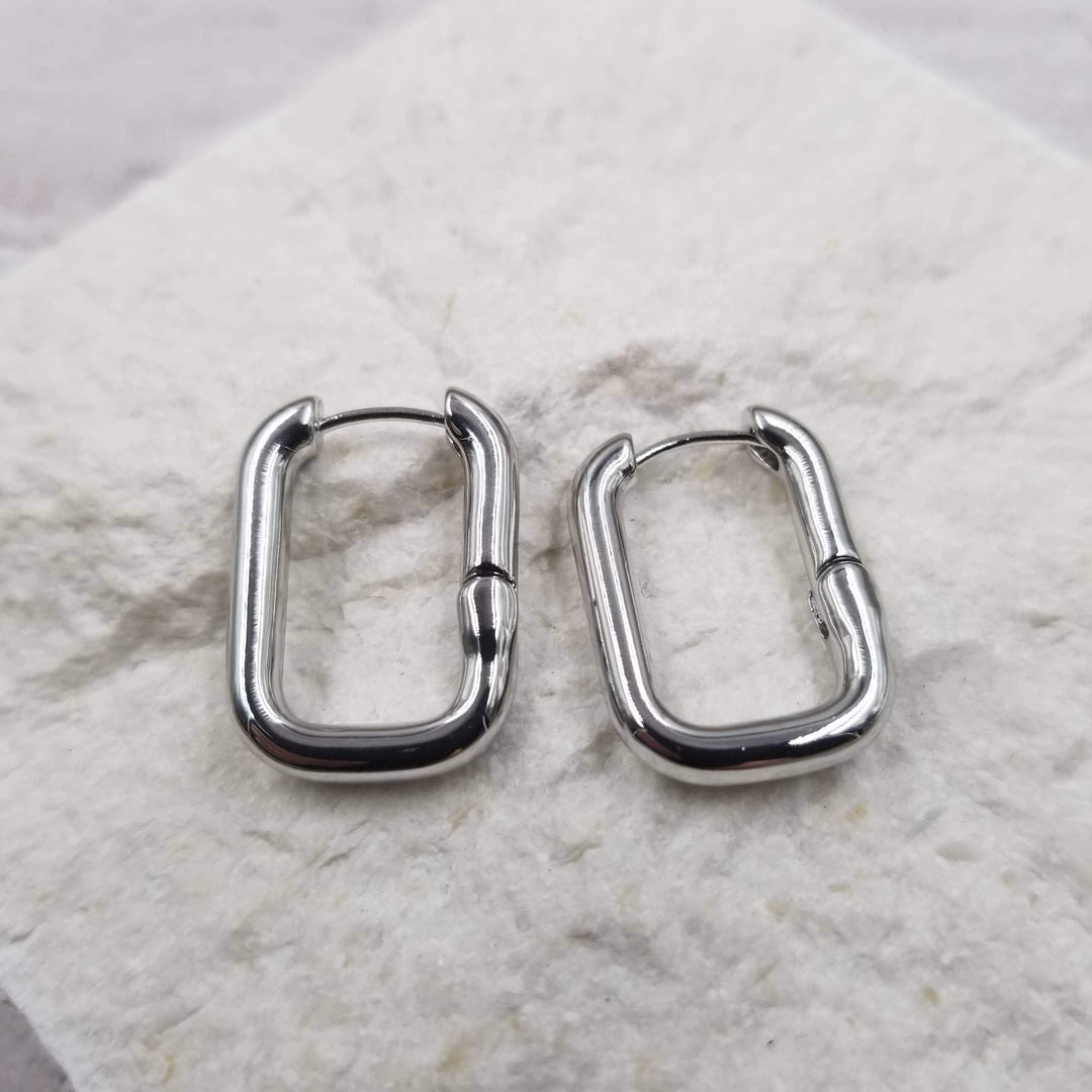 Treasure Wholesale - Mel Gold Hoops Earrings: Silver