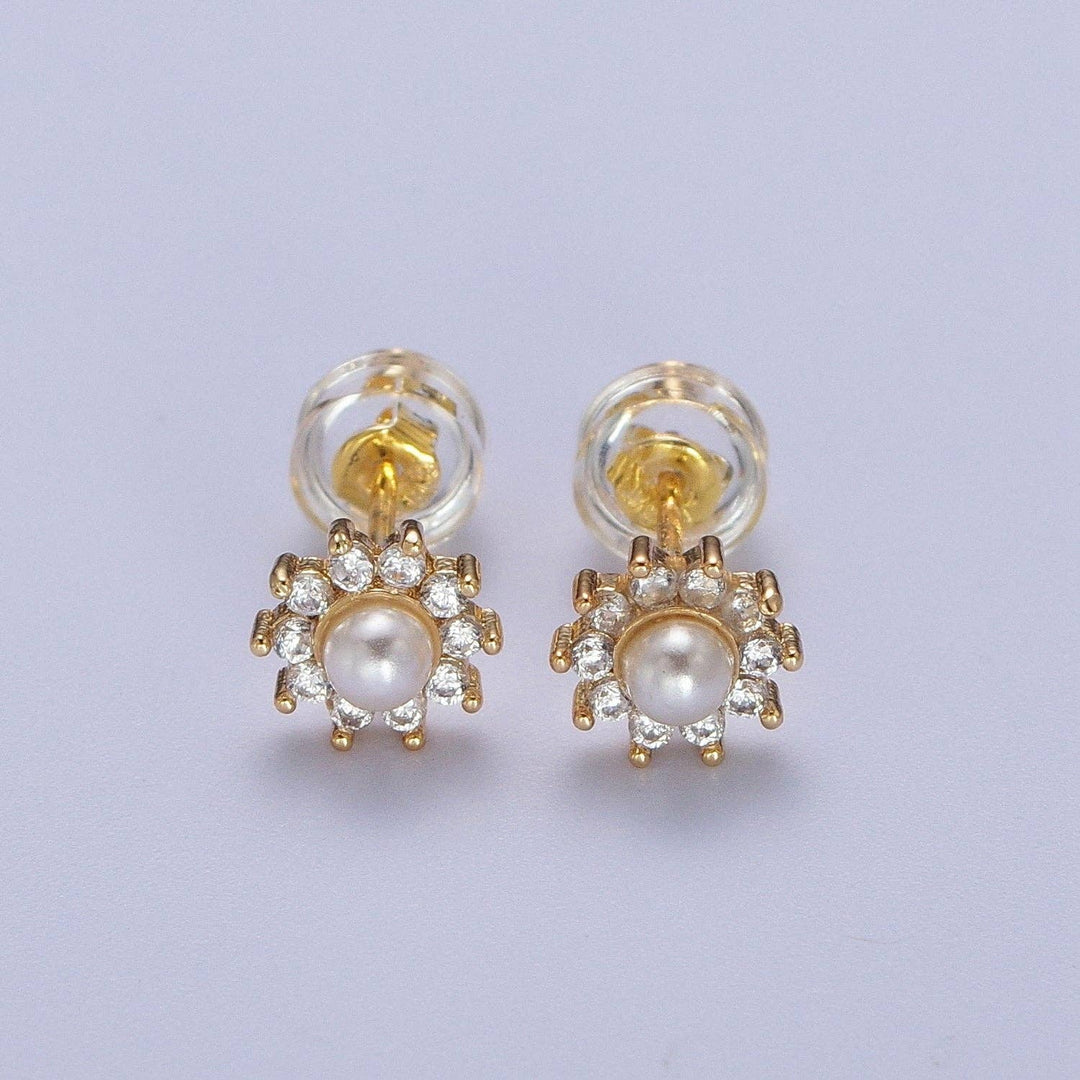 Aim Eternal - Gold Pearl Flower Stud Earrings