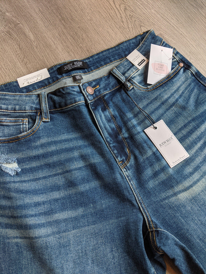 Judy Blue Plus size dark denim shorts - Esme and Elodie