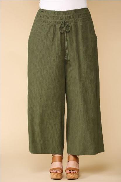 Monae- Wide Leg Pleated Waist Band Pants with Side Pockets - Esme and Elodie