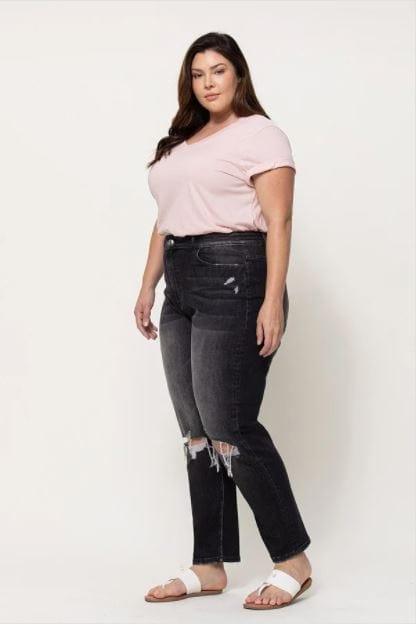 https://www.esmeandelodie.com/cdn/shop/products/shoreside-plus-size-black-mom-jeans-esme-and-elodie-294596.jpg?v=1658701304&width=720
